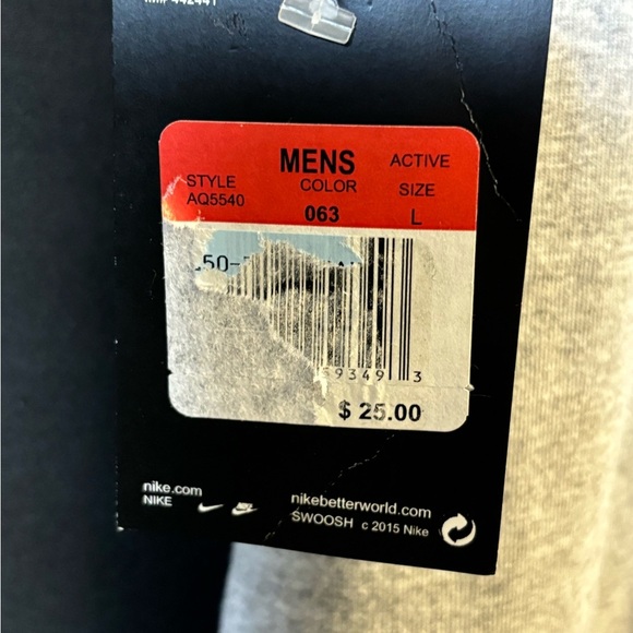 Nike Sportswear Men's T-Shirt Large Regular Fit NWT - Picture 3 of 4